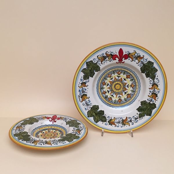 SET OF FRUIT OR DESSERT PLATES OF CM. 23 DIAMETER